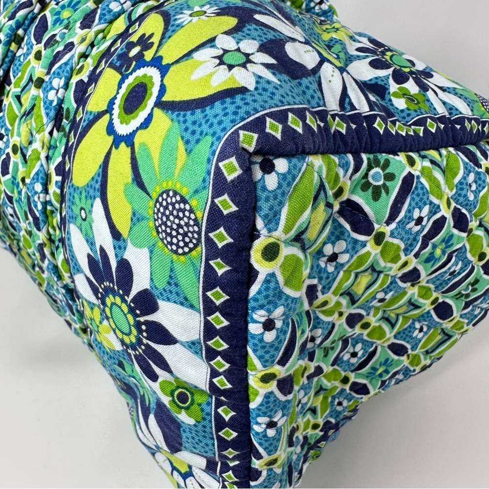 Vera Bradley Daisy Daisy Travel Quilted Weekender Duffel Bag Blue Green - Picture 11 of 13